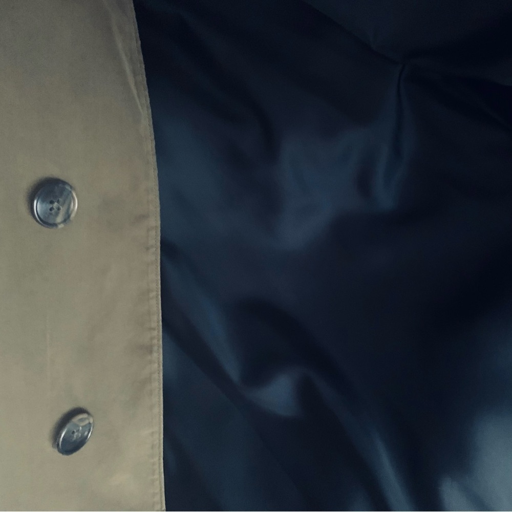 CHRISTIAN DIOR Le Connaisseur Vintage Trench Coat, Tan/Navy Lining - Picture 8 of 10